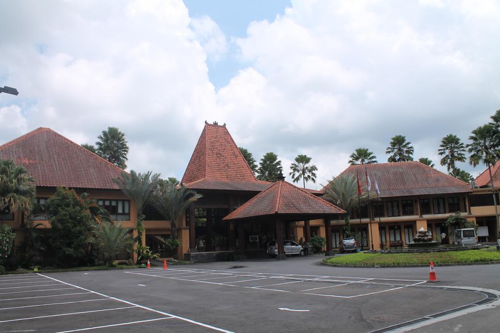 Laras Asri Resort & Spa Salatiga Exterior foto